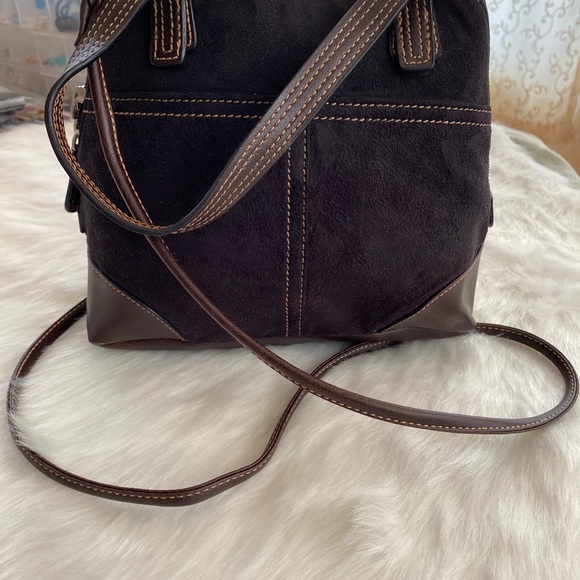 Tommy Hilfiger hand and purse/ crossbody - Picture 3 of 11